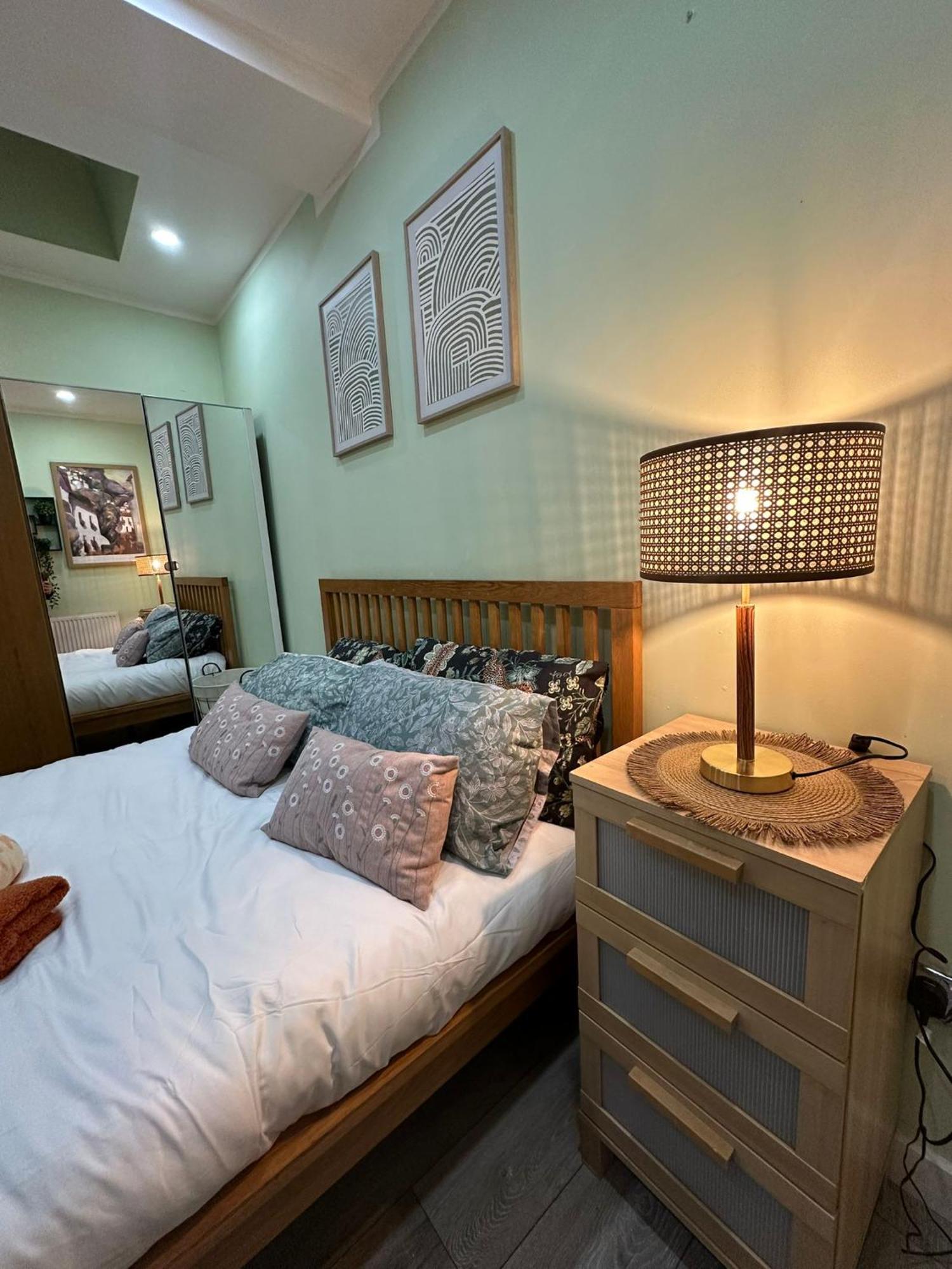 1 Bedroom Apartment With Hot Tub In Cardiff Zewnętrze zdjęcie